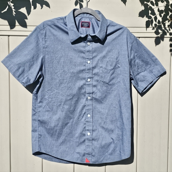 UNTUCKit Wrinkle-Free Short-Sleeve Petrus Shirt - Picture 2 of 7